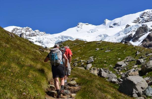 Offert walking & eating among farmhouses and refuges in Val d'Ayas